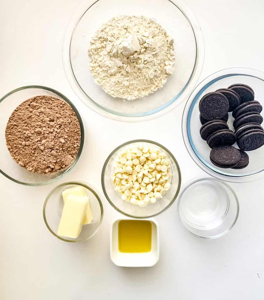 ingredients for cookies and cream pizza