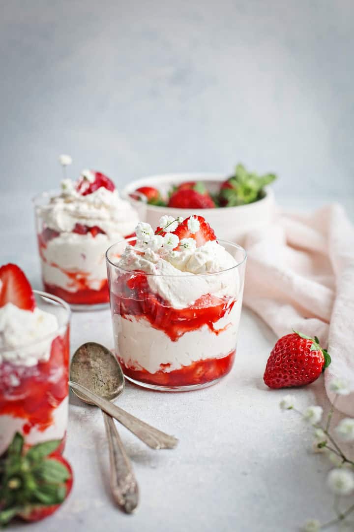 Easy Strawberry Cream Dessert Recipe 720x1080 1