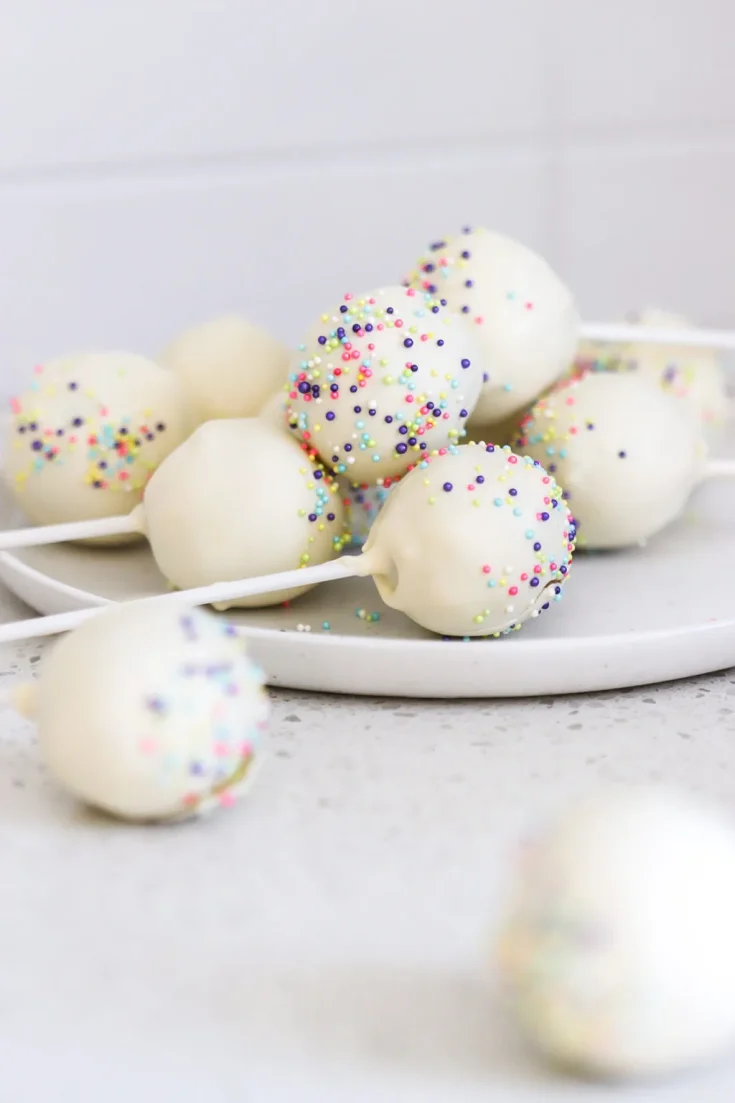 easy pops cakes funfetti basics with bails
