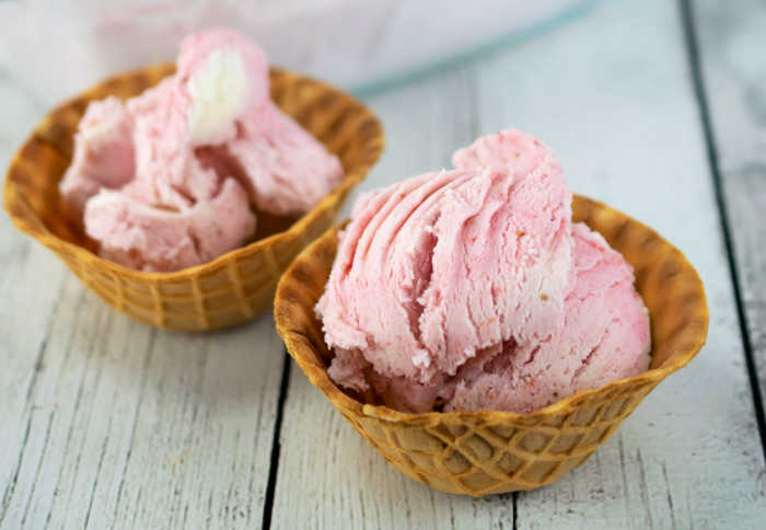 summer strawberry ice cream