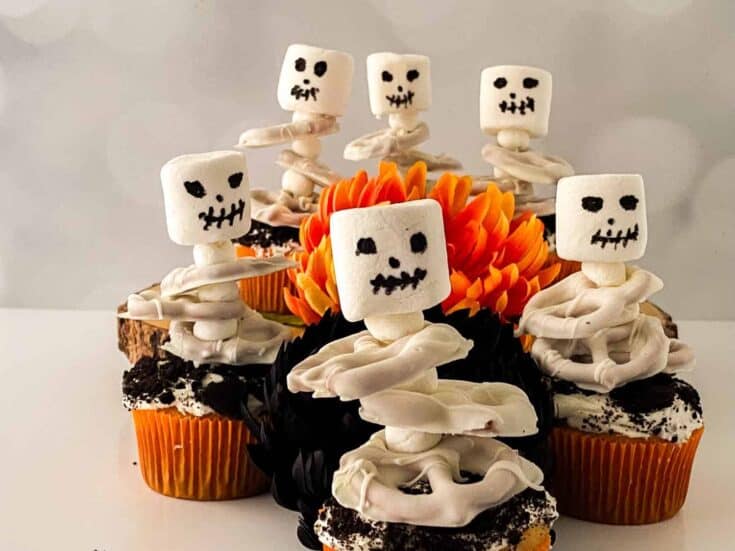 Skeleton Cupcakes 04