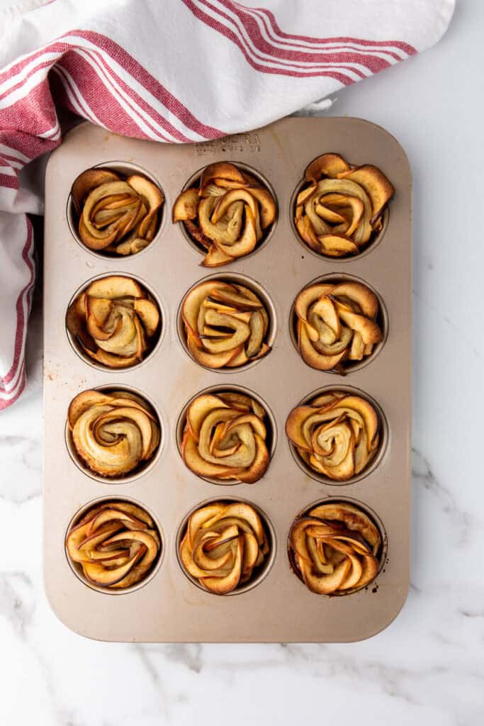 apple tart roses after baking