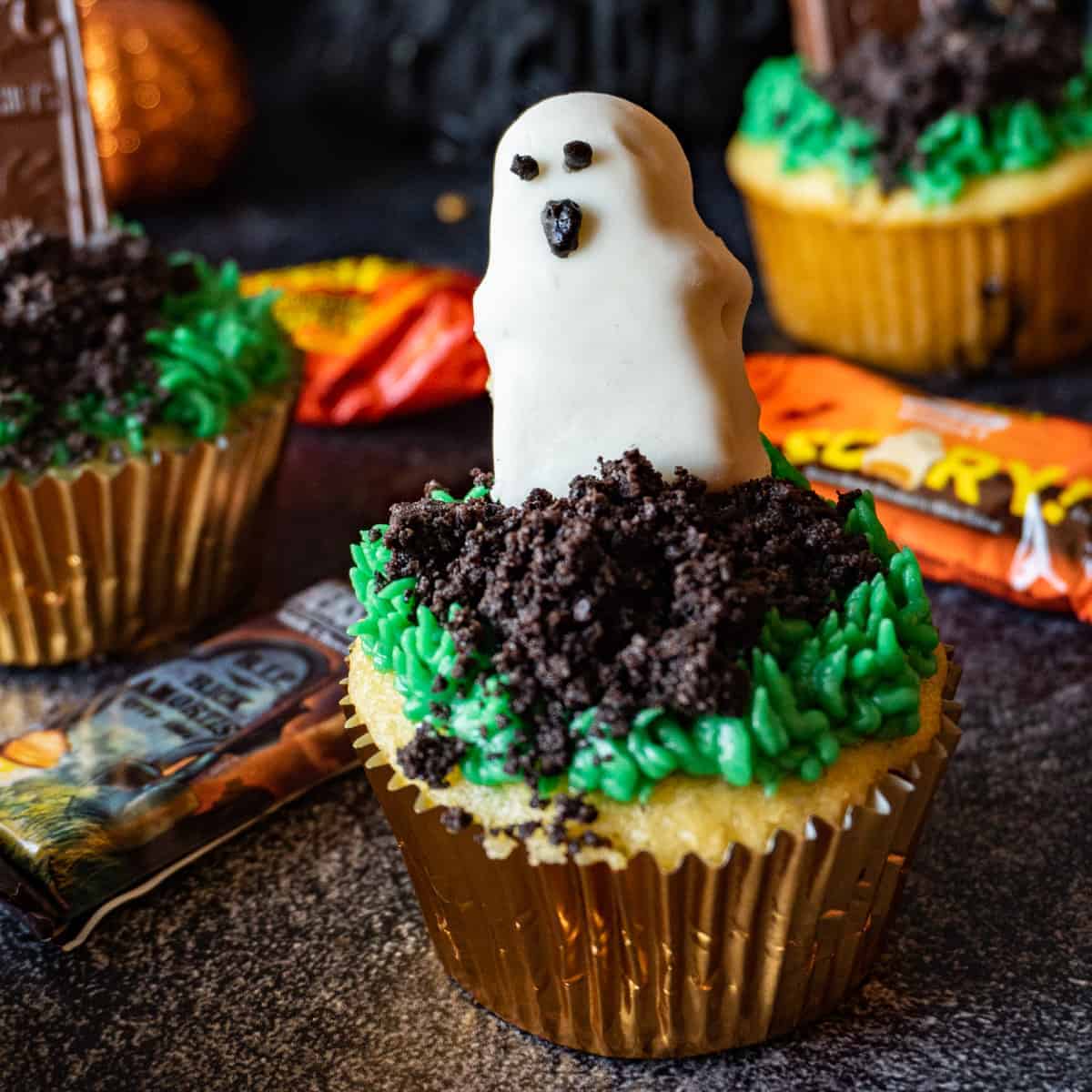 easy halloween cupcakes featured6
