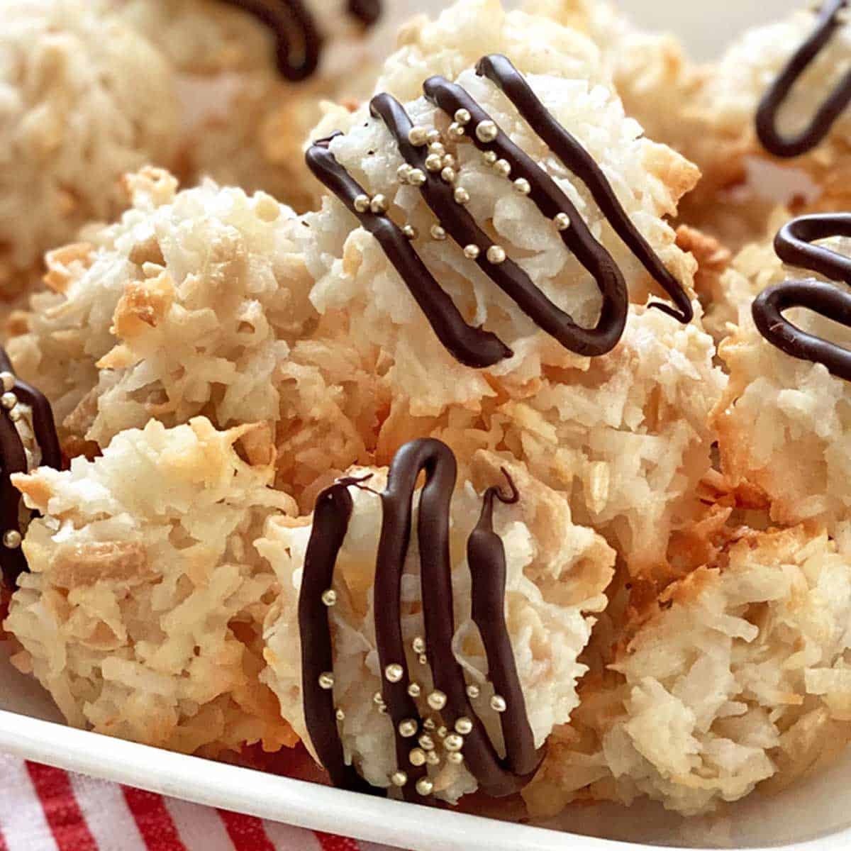 Coconut almond macaroons featured