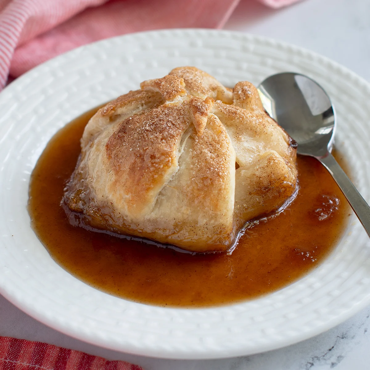 apple dumplings featured