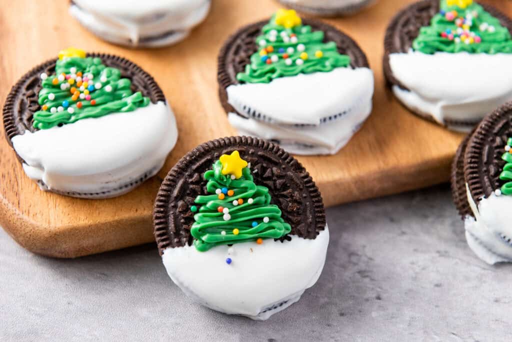 christmas tree oreos on cutting board