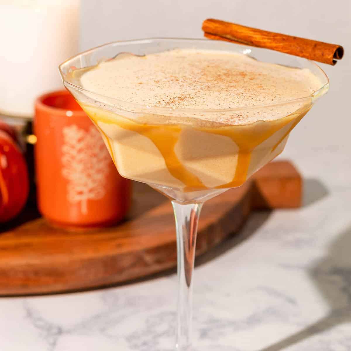 pumpkin spice mudslide cocktail recipe featured