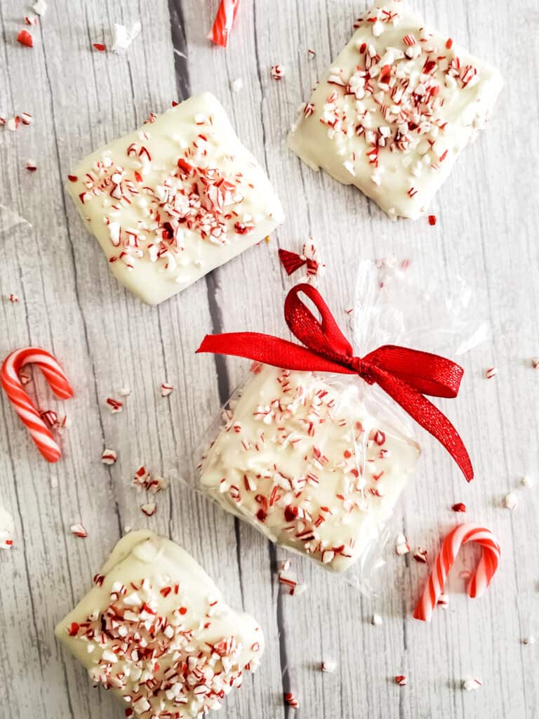 overhead shot of finished peppermint graham cracker treats