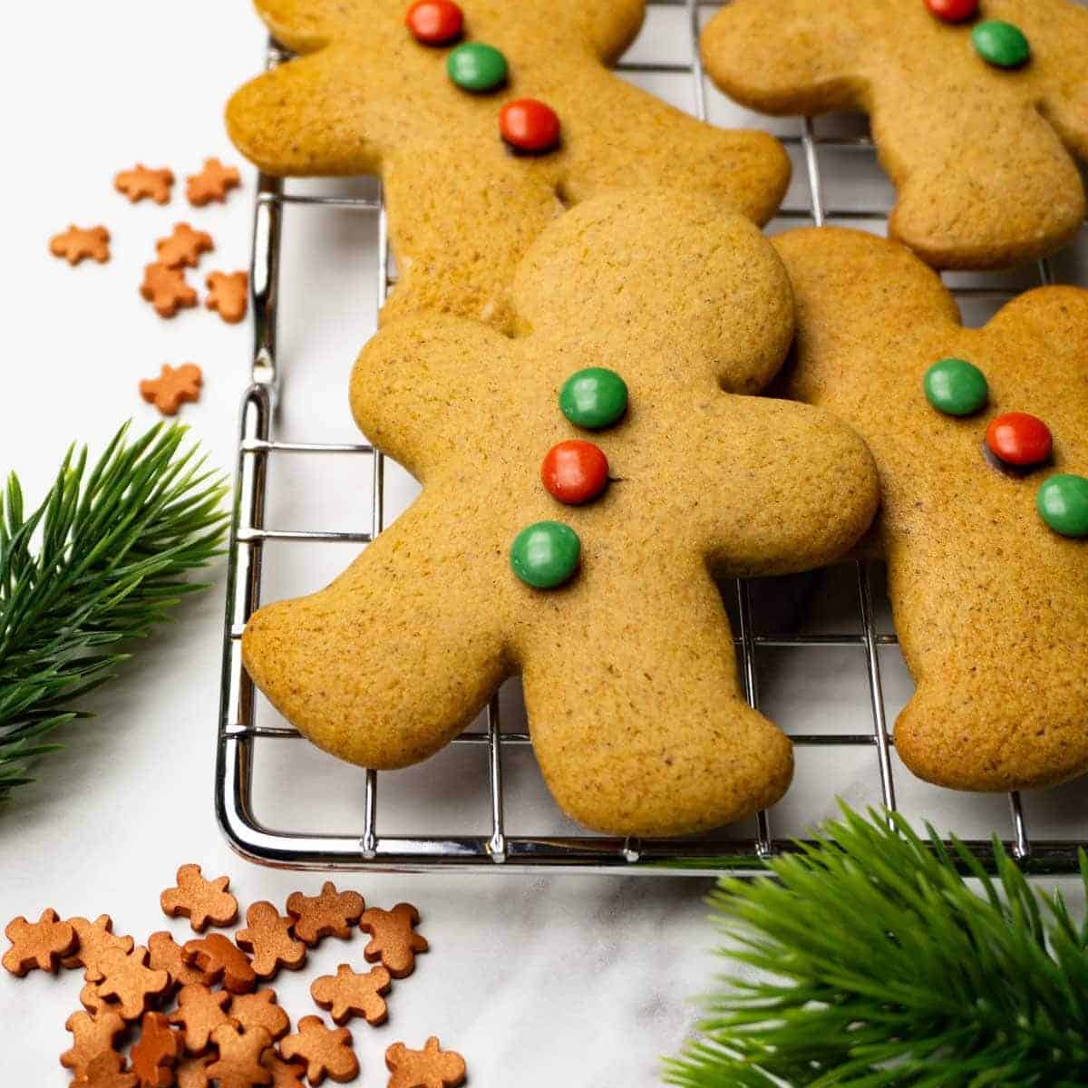 Gingerbread cookies thumbnail