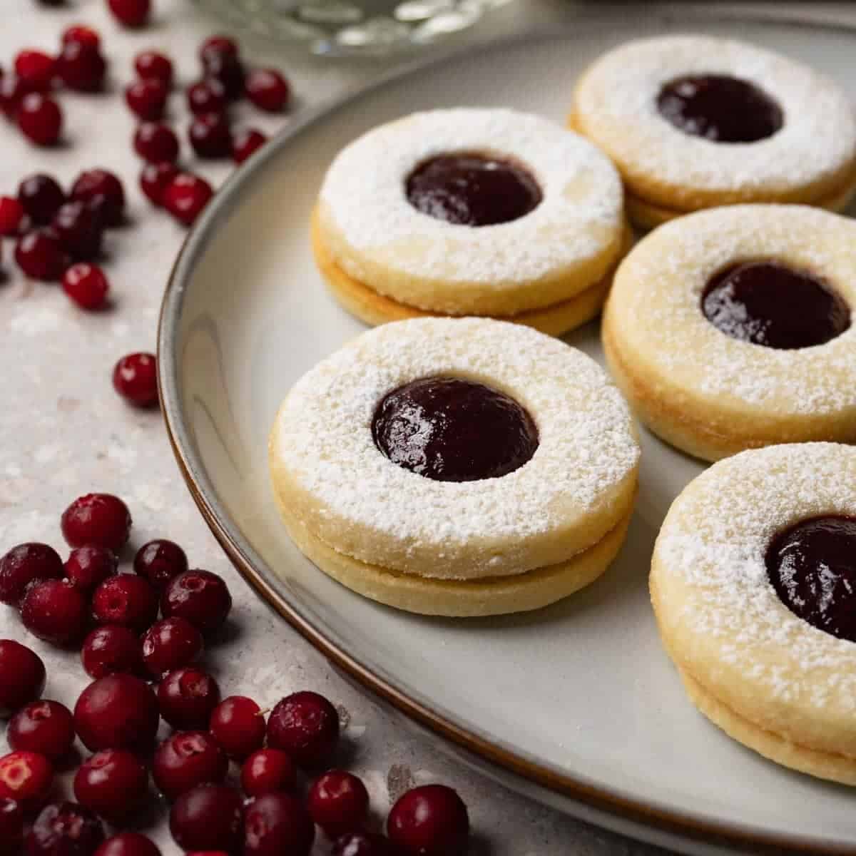 Linzer cookies thumbnail