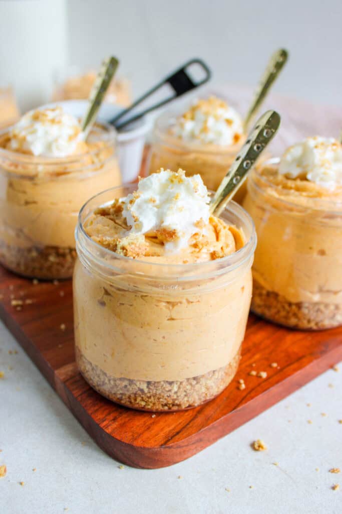 individual pumpkin cheesecakes in jars