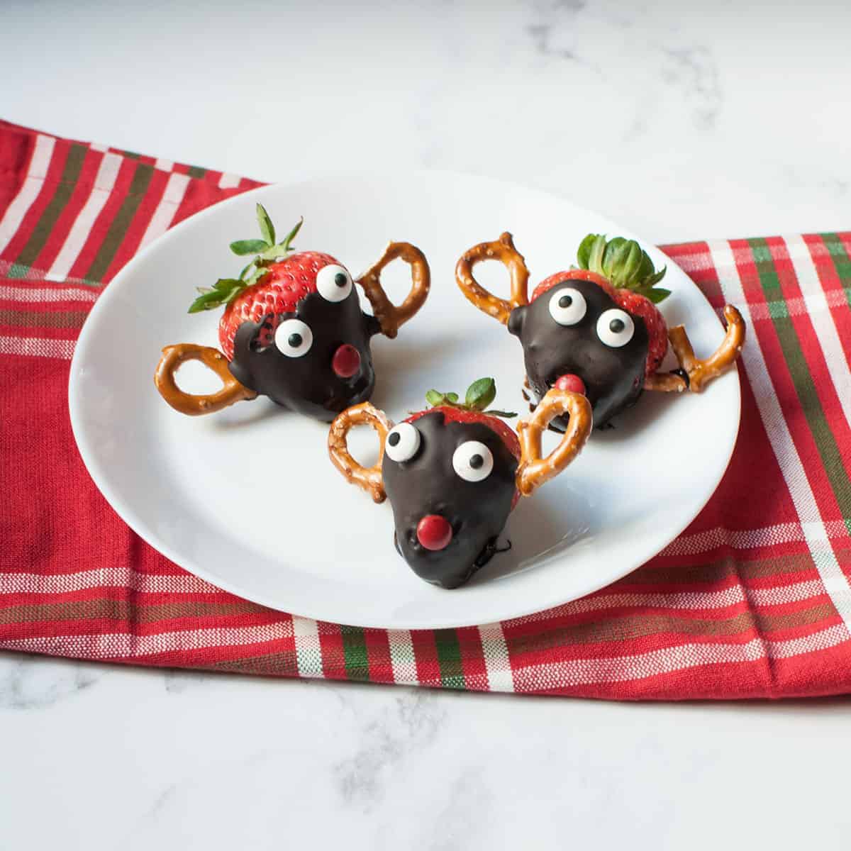 reindeer chocolate covered strawberries