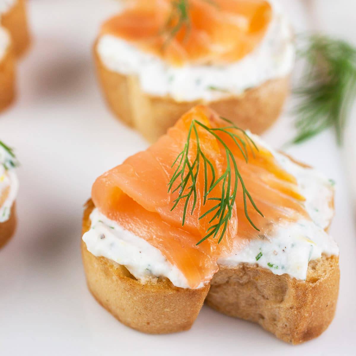 Smoked Salmon Dill Crostini redo featured