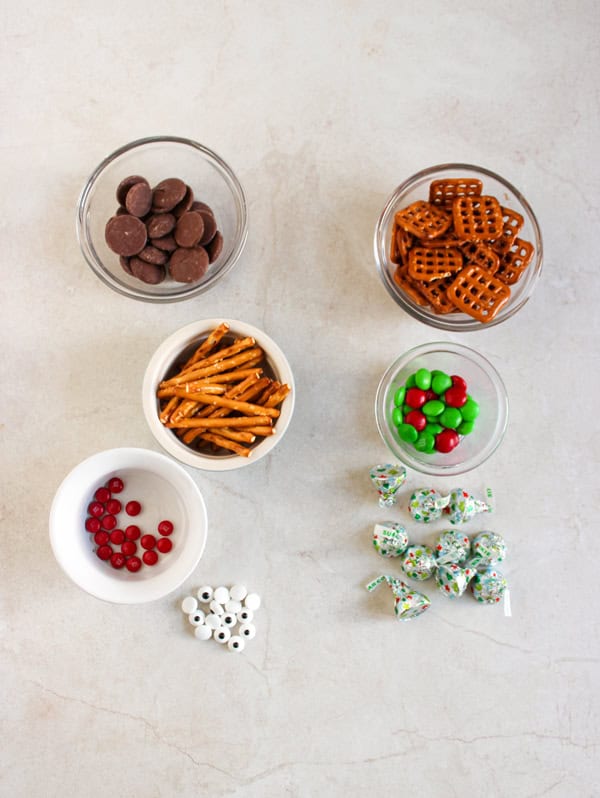 ingredients for Hershey's pretzels and reindeer pretzels