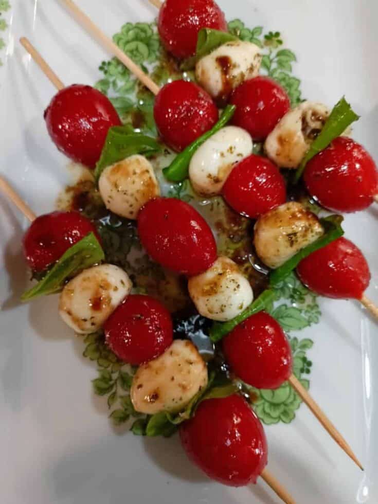 Mini mozzarella appetizers image