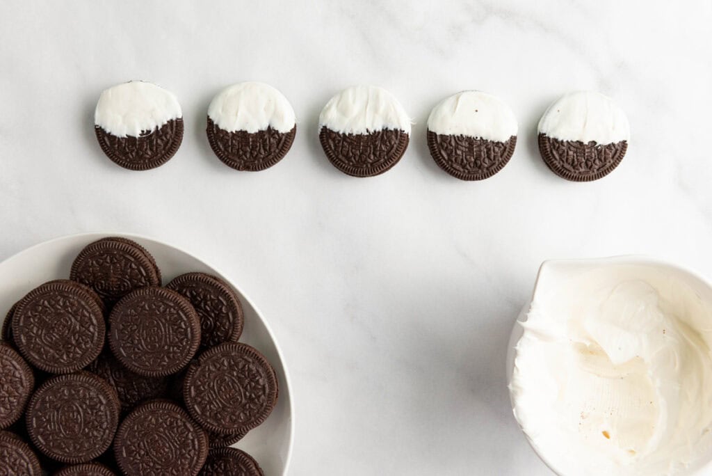 oreos dipped in white candy