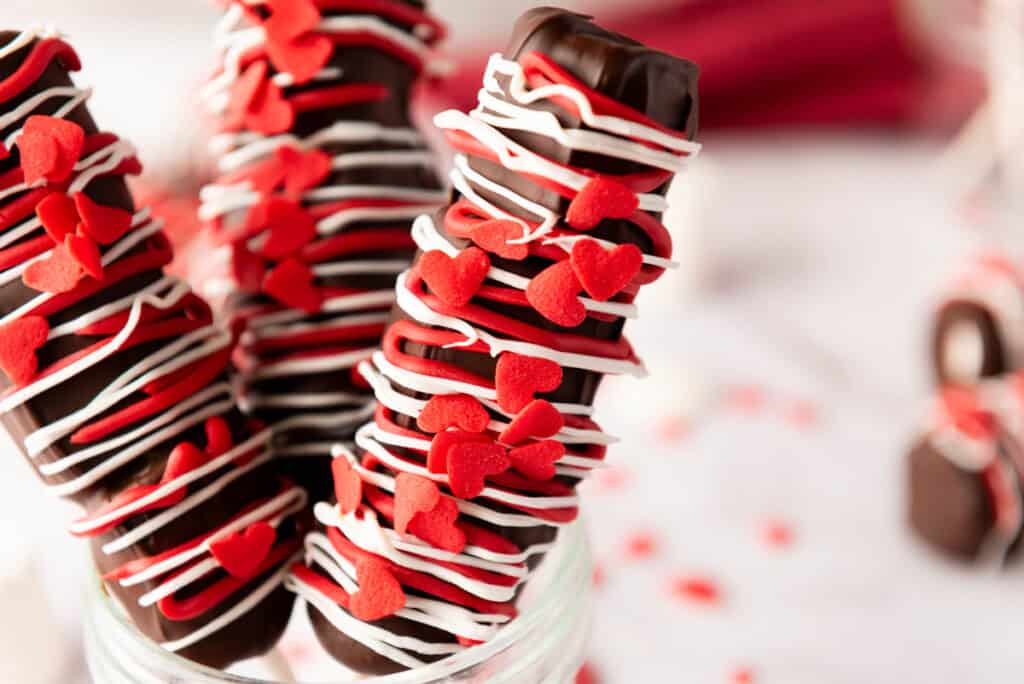 valentine's day marshmallow pops