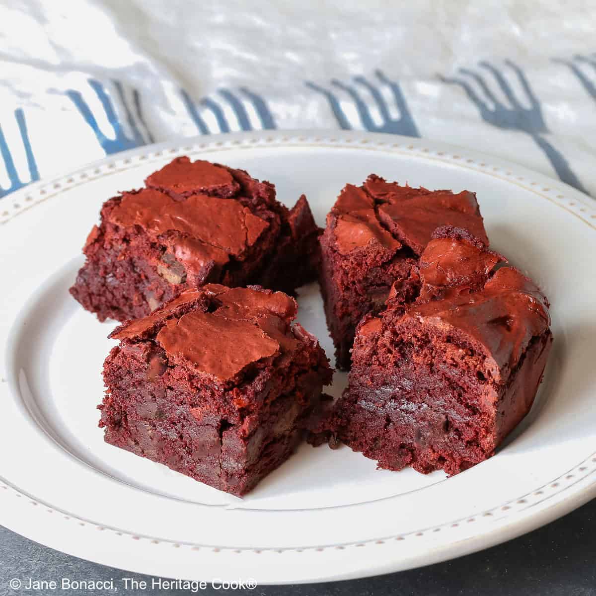 Dbl Choc Red Velvet Brownies 8 24 16sq