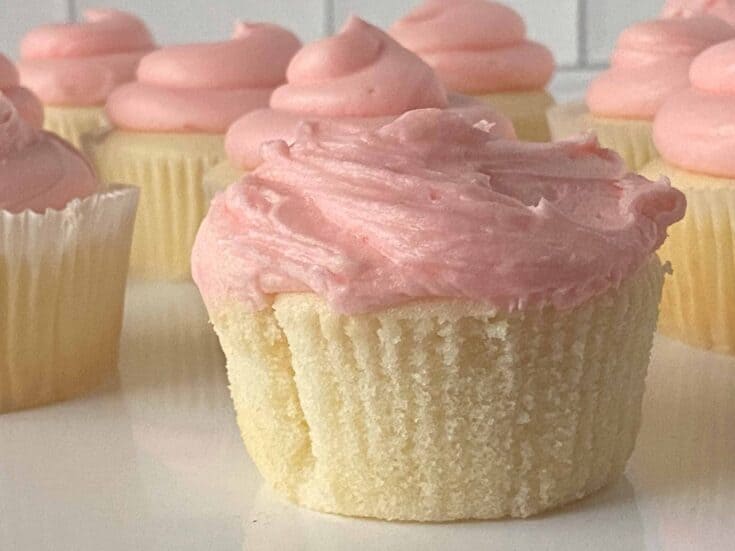 Magnolia Bakery Copycat Carrie Bradshaw Cupcakes 03