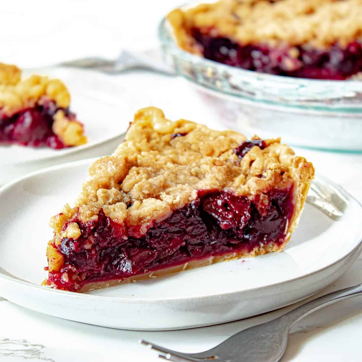 cherry crumb pie