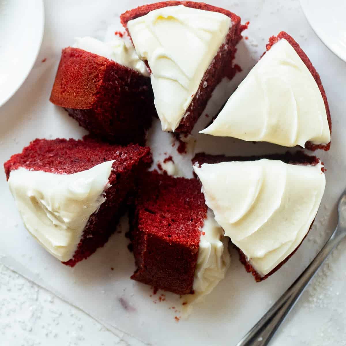 mini red velvet cake