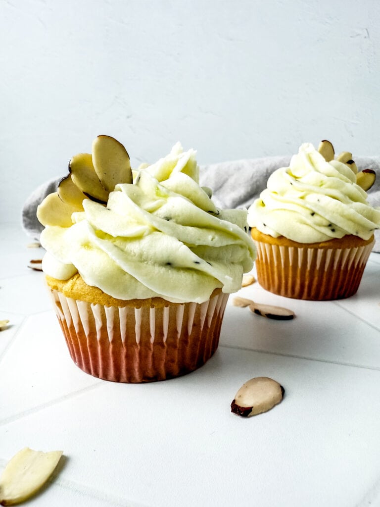 almond and kiwi cupcakes with kiwi buttercream