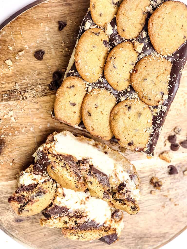 overhead shot of finished cheesecake bars