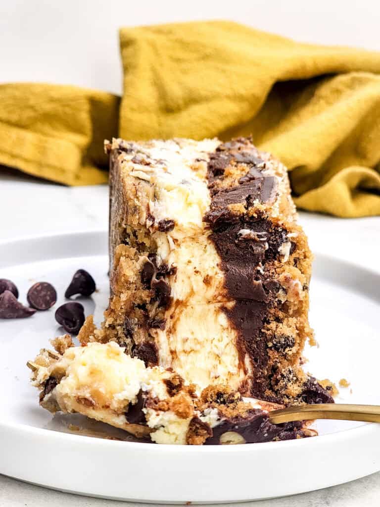chocolate chip cookie cheesecake bars