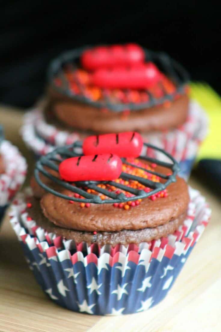 BBQ Cupcakes with hot dogs