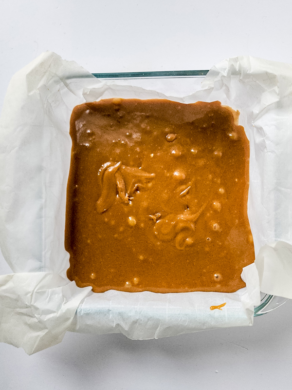 pour fudge mixture on top of pie crust
