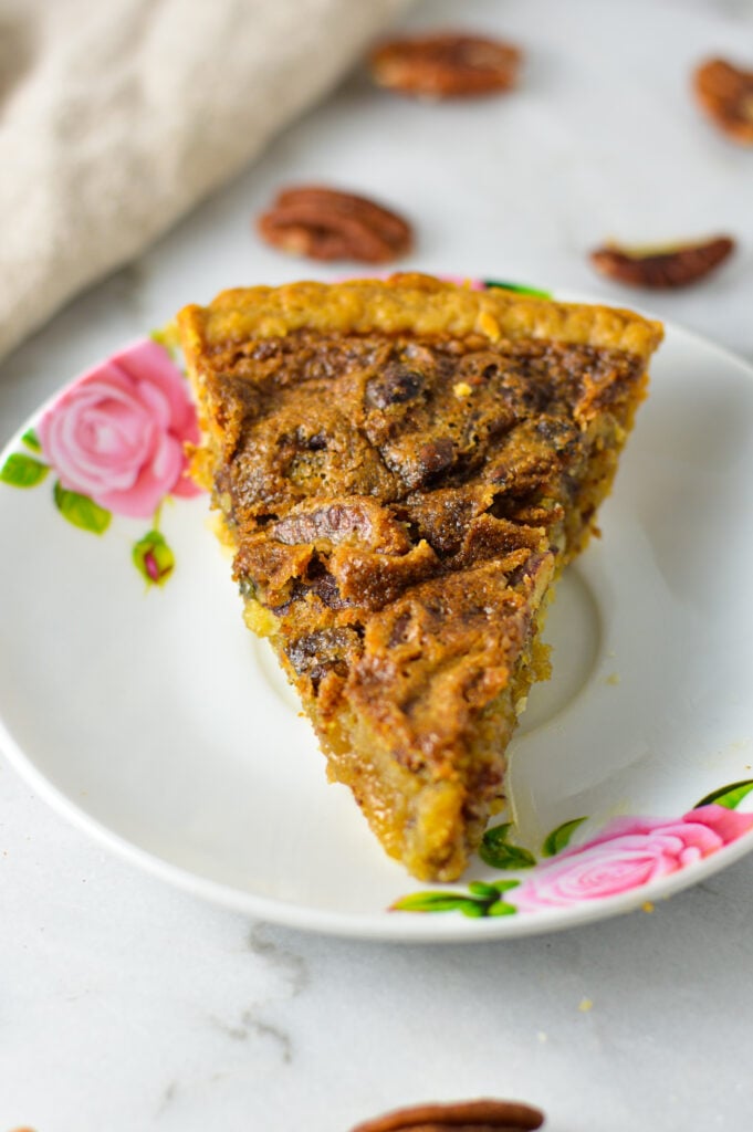 Easy Pecan Pie 3 681x1024 1