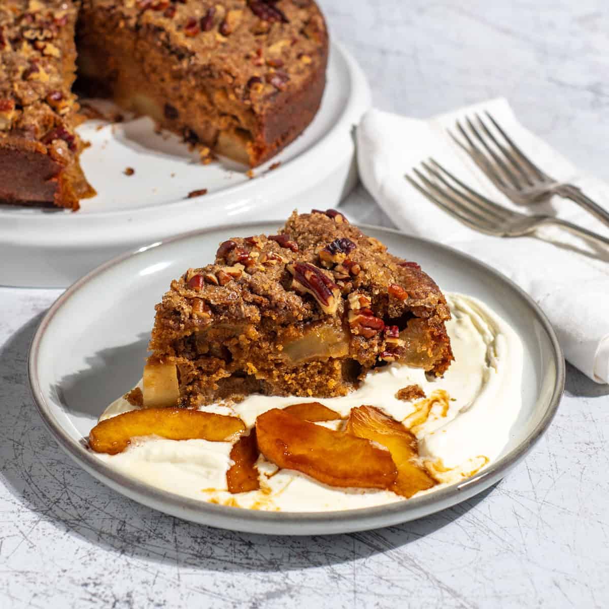apple sponge cake with caramelised apples and streusel 4 of 13