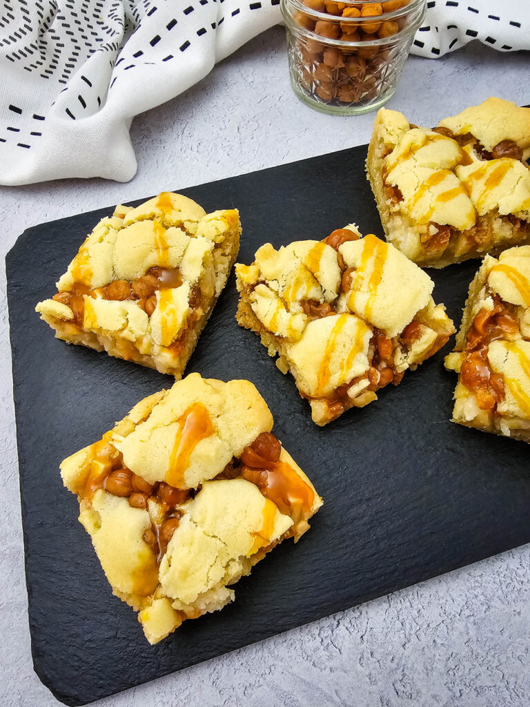 closeup of finished caramel apple sugar cookie bars 