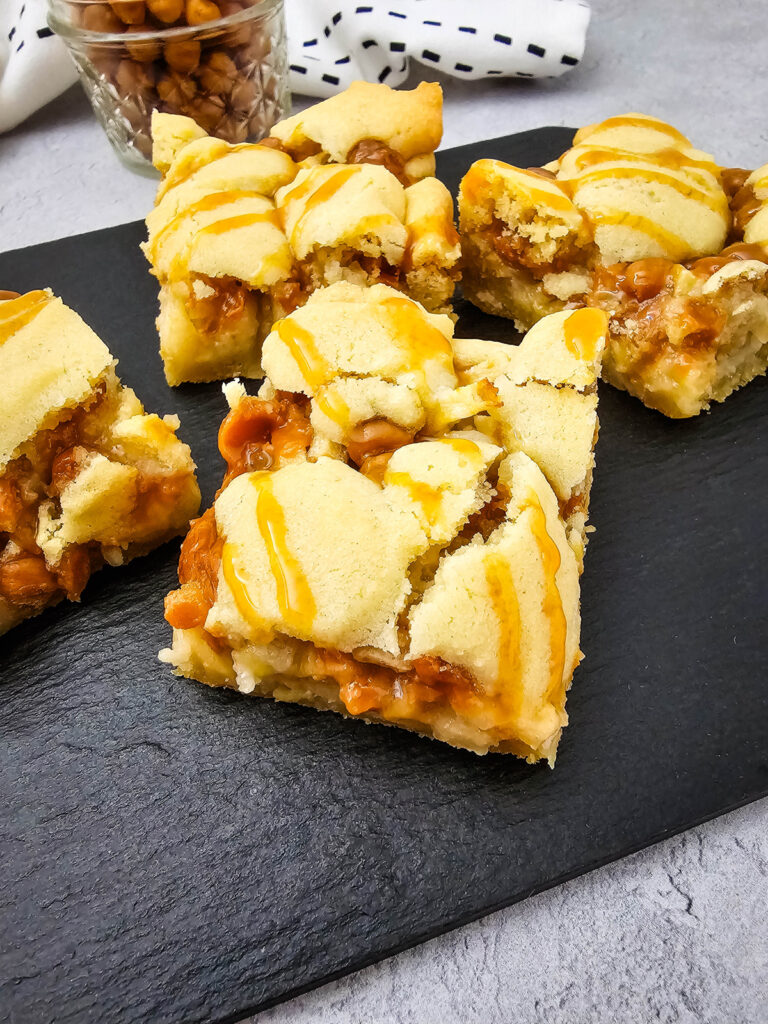 caramel apple sugar cookie bars