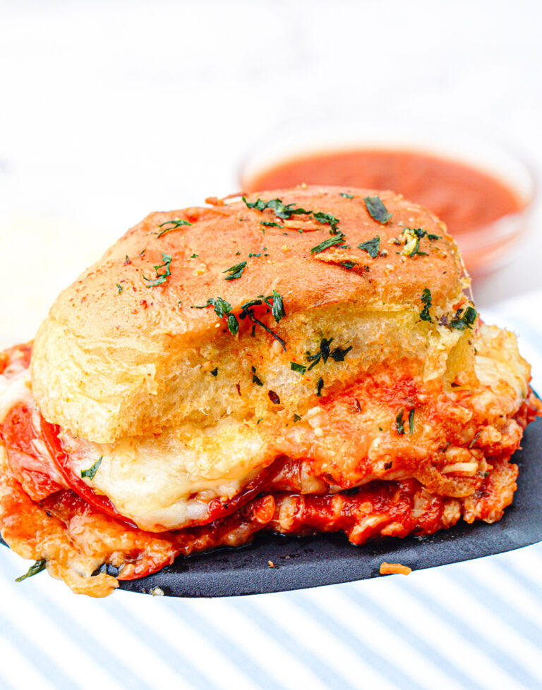 Pizza Paradise: Easy Oven-Baked Pepperoni Pizza Sliders