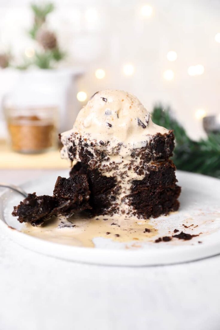 gingerbread brownies with ice cream scoop