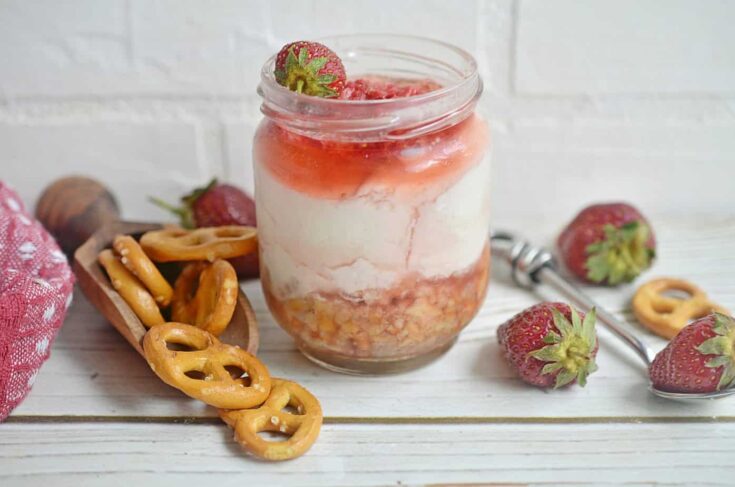 layered strawberry pretzel salad 2 scaled 1