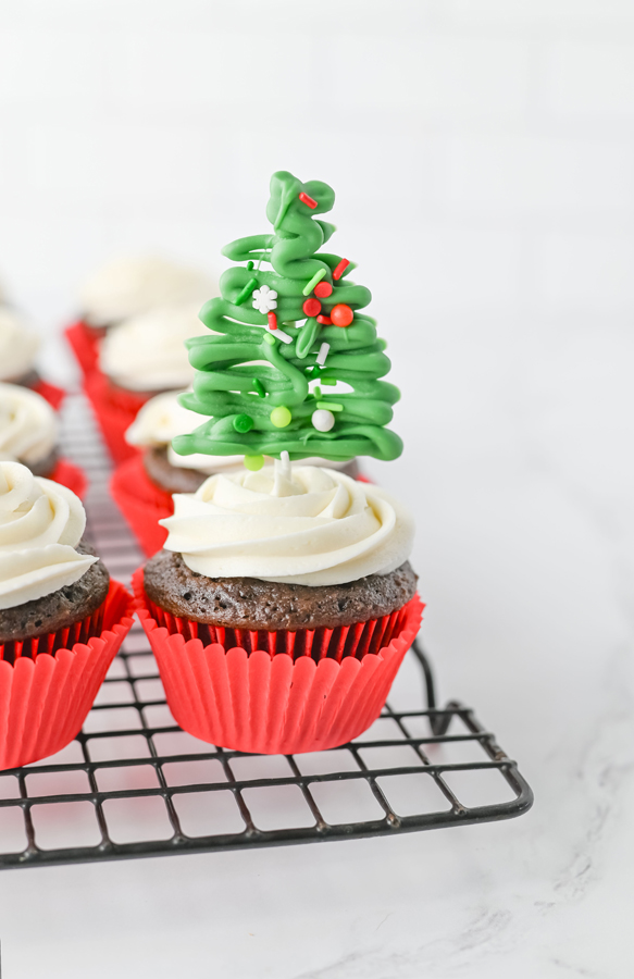 closeup of a finished christmas tree cupcake