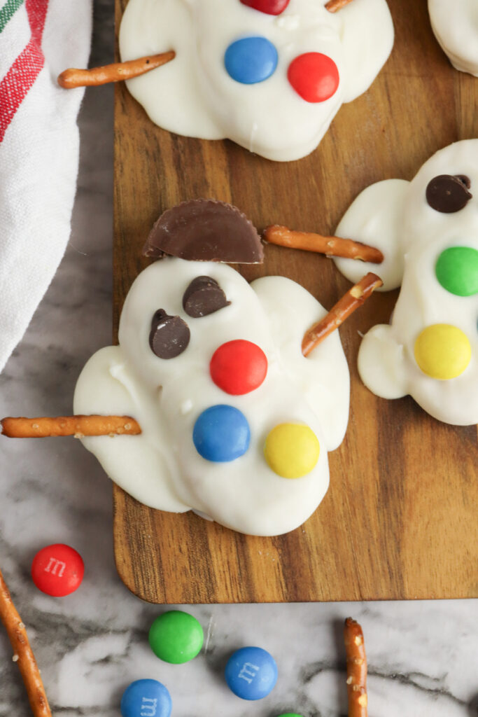 finished melted snowman nutter butter cookie on a counter