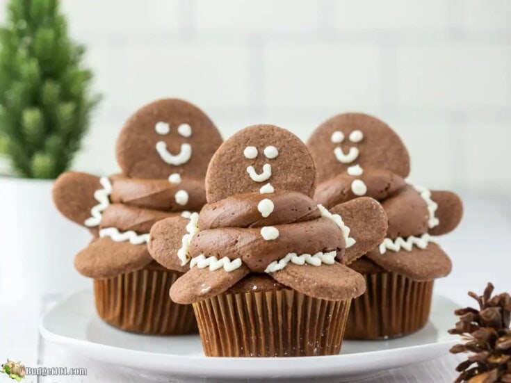 gingerbread man cupcakes with gingerbread buttercream frosting 1