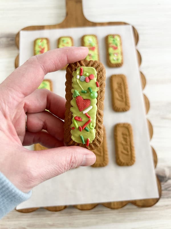 add heart and sprinkles to candy before it hardens